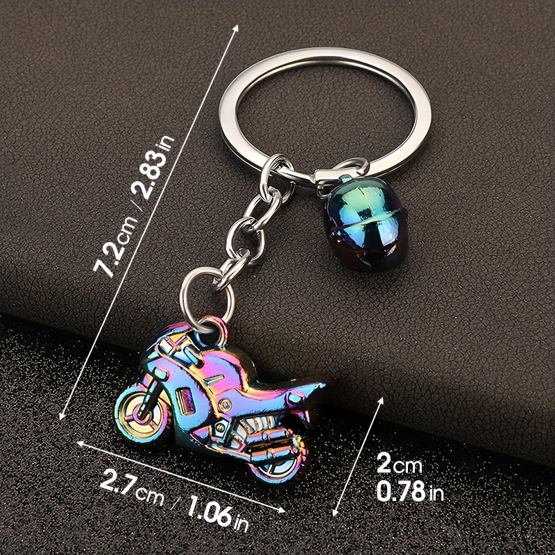 Vintage Fashion Enthusiasts - ヴィンテージマルチカラーモーターサイクルヘルメットキーホルダー、レトロメタルスポーツバイクキーリング、バイカーライダーカーキーペンダント、ファッション男性愛好家への誕生日プレゼントアクセサリー
