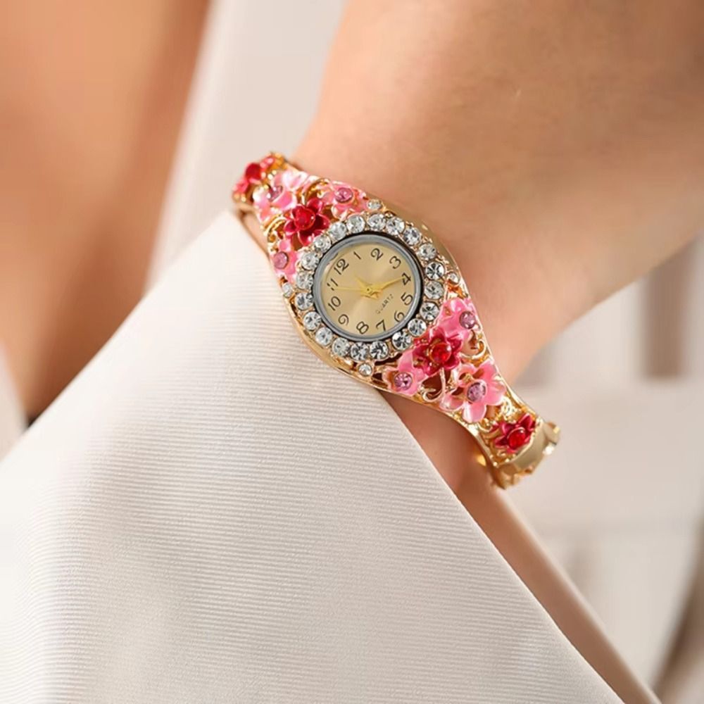 花が豊富にあしらわれたヴィンテージ時計ラインストーンブレスレ - Vintage Fashion Week のレビューと価格