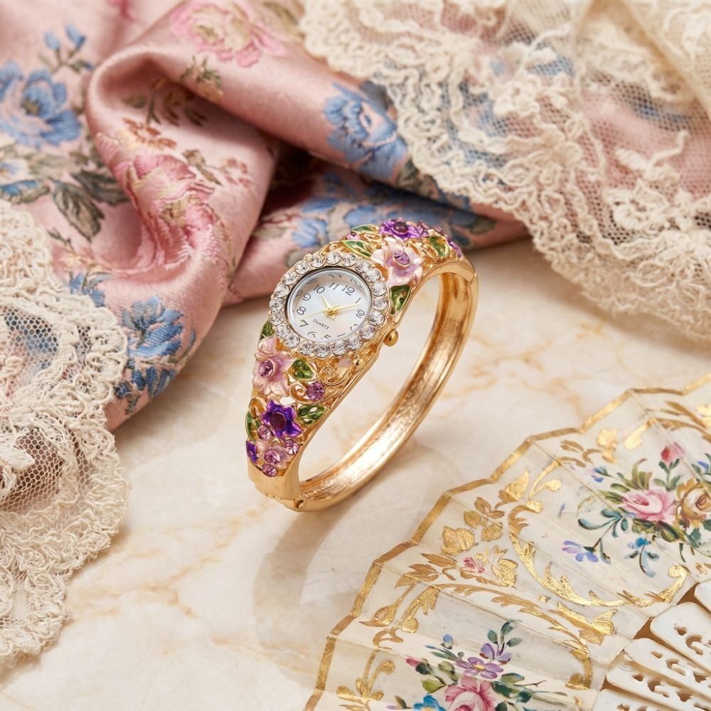 花が豊富にあしらわれたヴィンテージウォッチラウンドダイヤルク - Vintage Fashion Week のレビューと価格